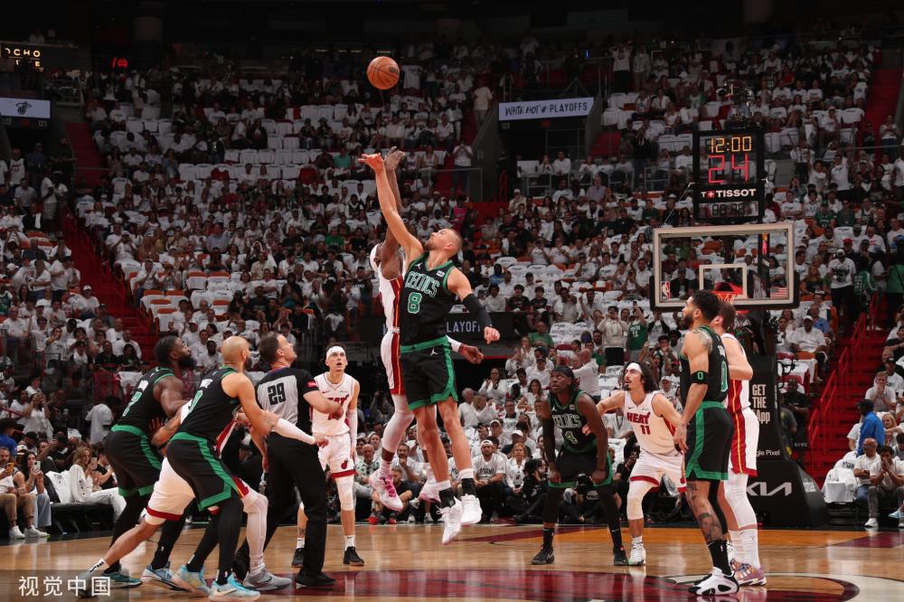 员更迭的趋 员更迭的趋