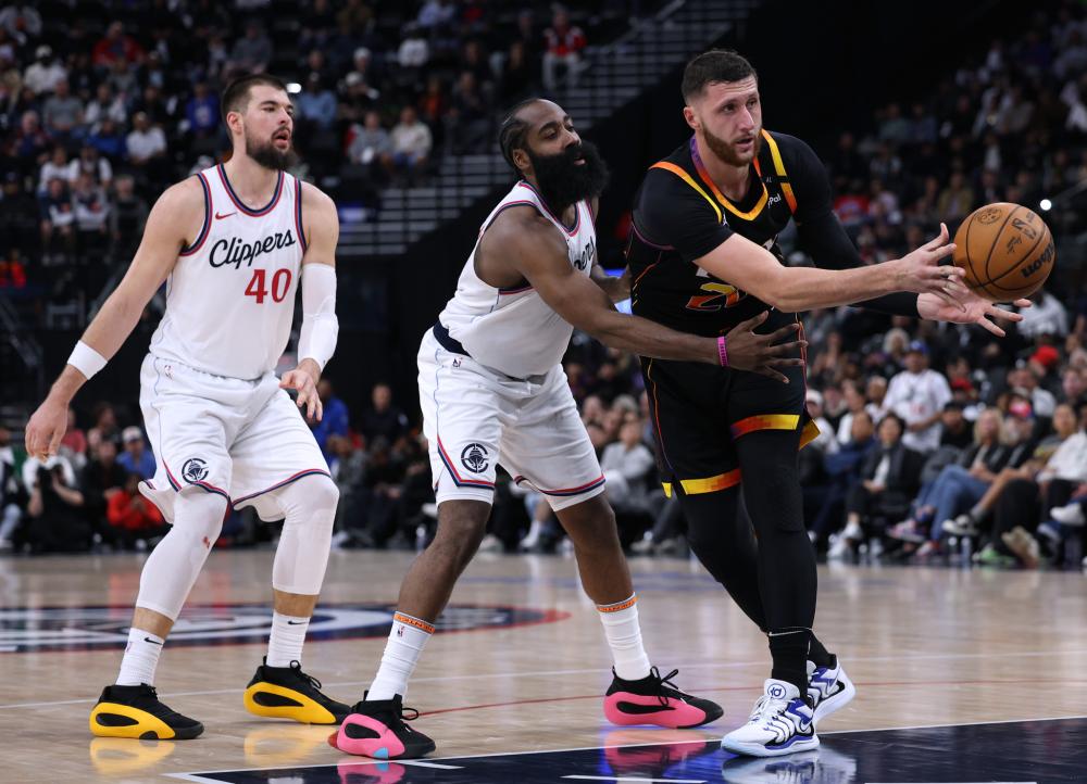 篮球赛场上 篮球赛场上