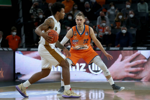 与塔图姆等 与塔图姆等